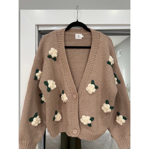 LUNA ITY Beige Knit Cardigan with Crochet Flowers - Picture 2 of 6